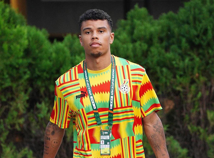 Nine Rothosen on international duty