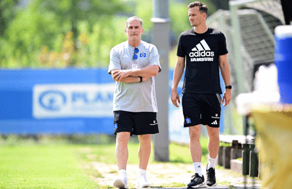 Gemeinsam mit Direktor Profifußball Claus Costa (r.) arbeitet Stefan Kuntz (l.) an der Kaderzusammenstellung.