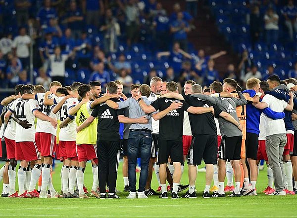 im Walter und sein Team saugten die Emotionen im Stadion auf - nicht nur im Mannschaftskreis, sondern vor allem von den Zuschauern. 