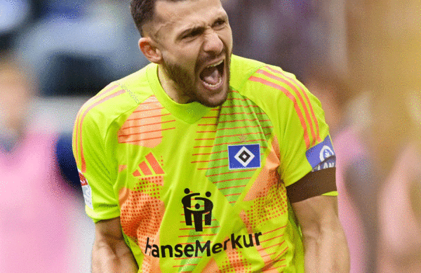 HSV goalkeeper Daniel Heuer Fernandes stayed focused in the second half and helped his side to stand firm and hold on to the victory.