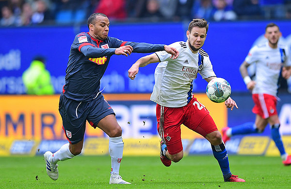 Nach dem 2:1-Sieg gegen Regensburg wollen Louis Schaub und die Rothosen trotz ungewöhnlicher Umstände in Fürth nachlegen.