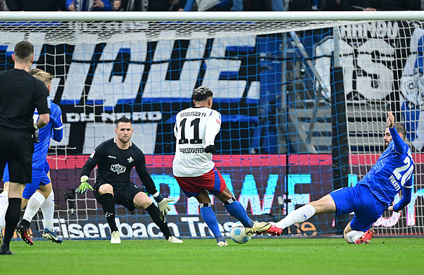 Erzielte wie bereits in Karlsruhe die frühe 1:0-Führung für die Rothosen: Sturmspitze Ransford Königsdörffer.