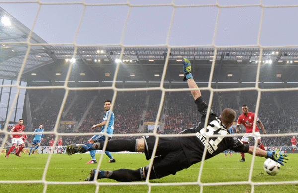 Latza – hat trick hero: All goals were almost identical and HSV keeper Mathenia was well beaten.