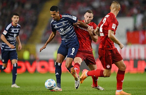 HSV hotshot Robert Glatzel started the comeback with a vital goal.