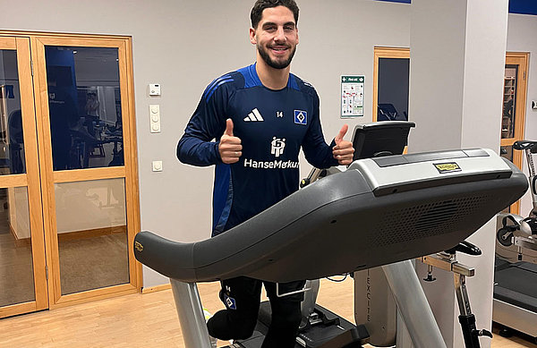 Absolvierte am Mittwoch im Kraftraum des Trainingszentrums im Volksparkstadion seine erste Laufeinheit nach Verletzungspause: HSV-Mittelfeldspieler Ludovit Reis.